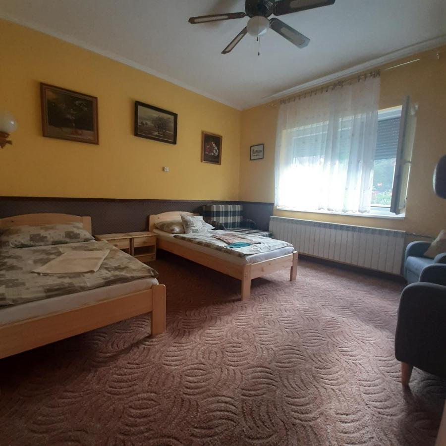 Rozsa Vendeghaz Hotel Visegrad Bagian luar foto