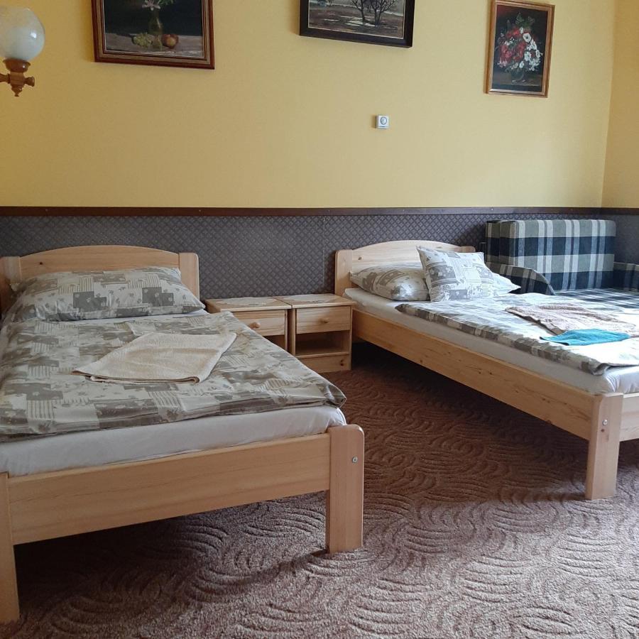 Rozsa Vendeghaz Hotel Visegrad Bagian luar foto